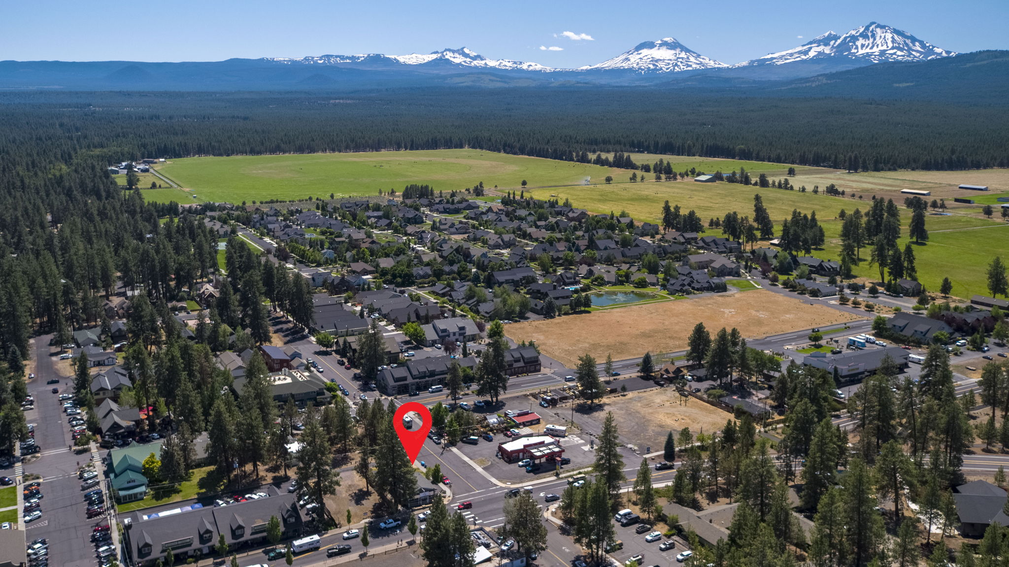 Sisters downtown commercial with Sisters mountain views